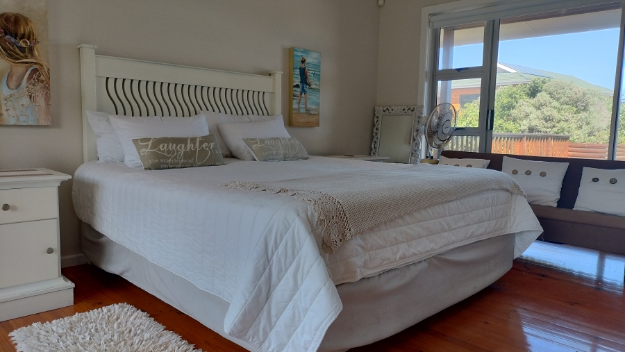 6 Bedroom Property for Sale in Nature On Sea Western Cape
